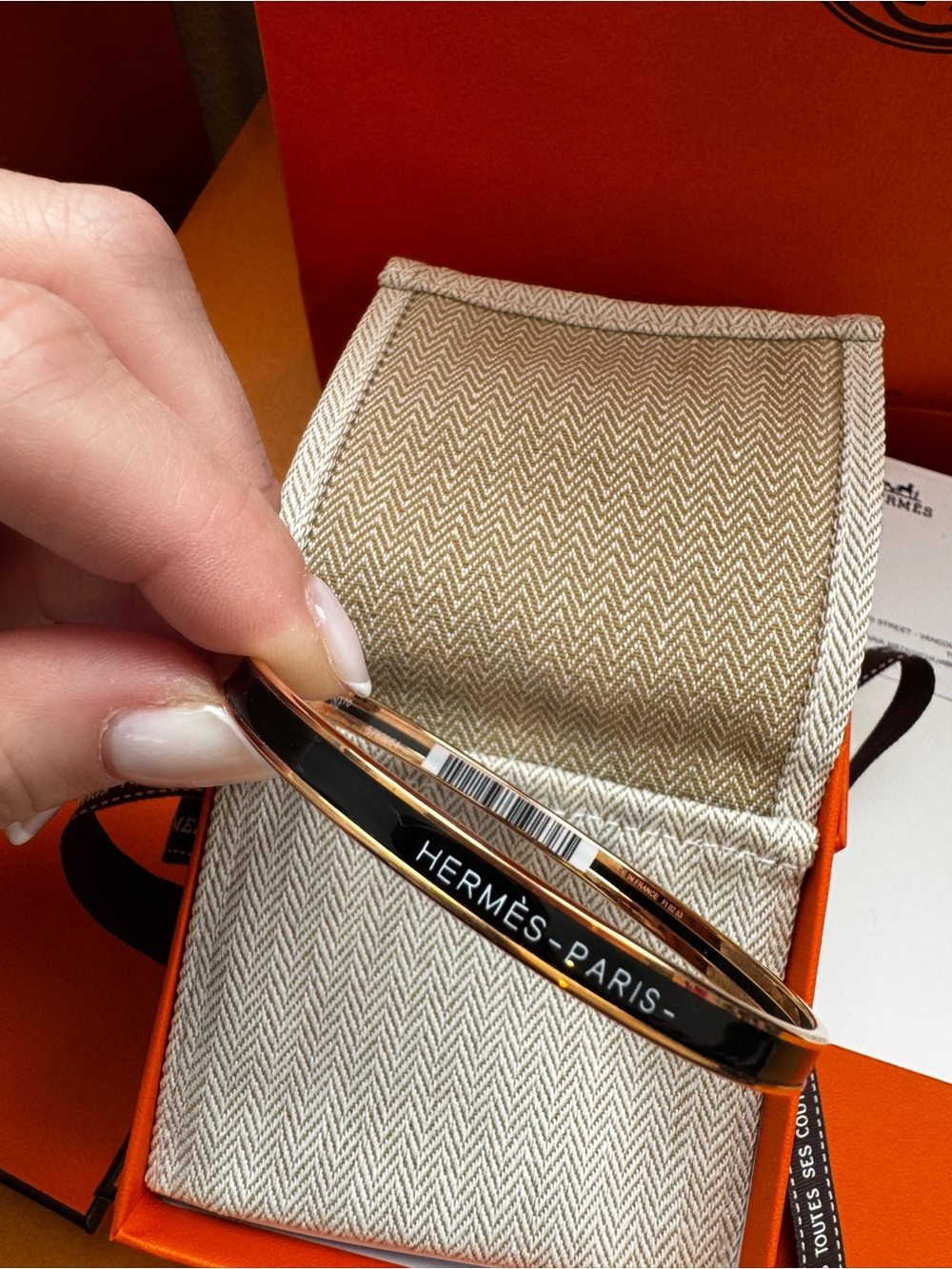 NWT Hermes Uni Noir Gold Enamel Bangle